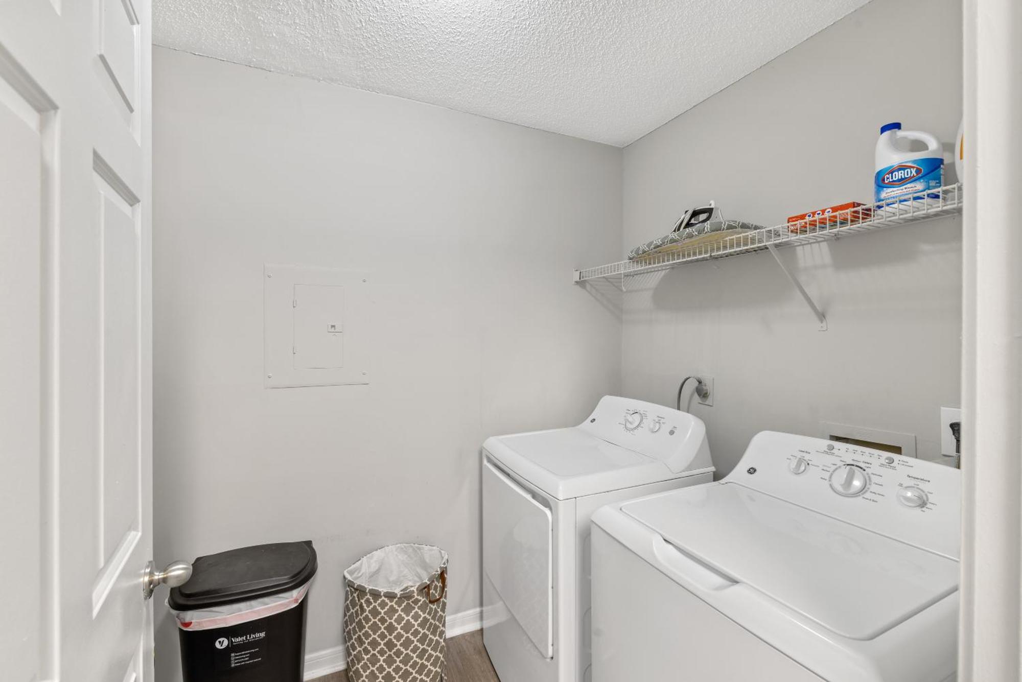 Cozy 2br Steps From Uga & Downtown Ga *