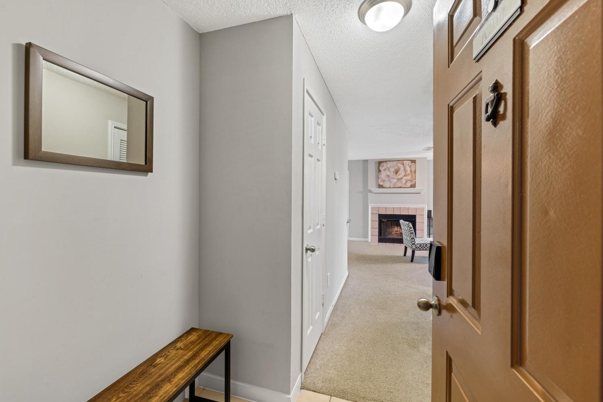 Cozy 2br Steps From Uga & Downtown Ga